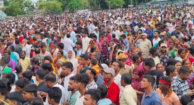 বৃষ্টিকে সঙ্গী করে মৌলভীবাজারে প্রধানমন্ত্রী, জনতার ঢল