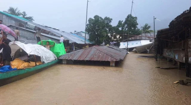 উলুছড়ি গ্রামের বাজার ও বেশকিছু বাড়ি বন্যার পানিতে ডুবে যায়