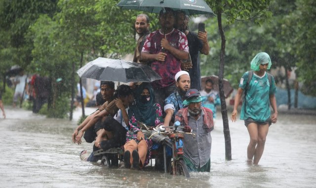 পানিতে ভাসছে ঢাকা, জলাবদ্ধতা নিরসনে সরকারের মহাপরিকল্পনা
