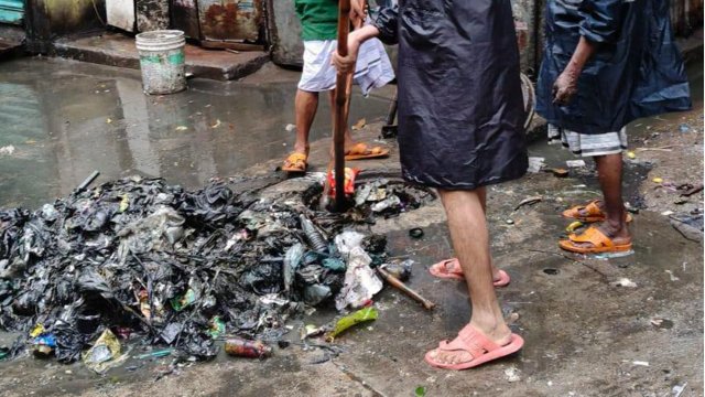 জলজটের অন্যতম কারণ এসব আবর্জনা