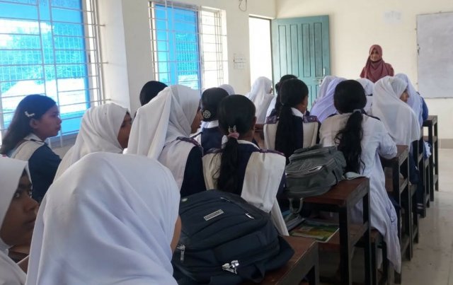এক কিশোরীর সাহস, বদলে যাচ্ছে পুরো গ্রামের ভবিষ্যৎ