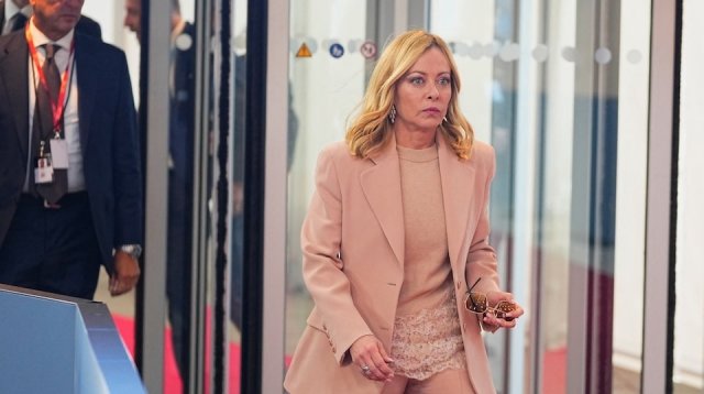 Tana qoriqchisi porno Porno yulduzlar video