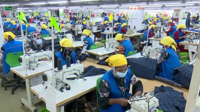 পোশাক শিল্পে বড় ধাক্কা, ২৬ দেশে রফতানি কমেছে