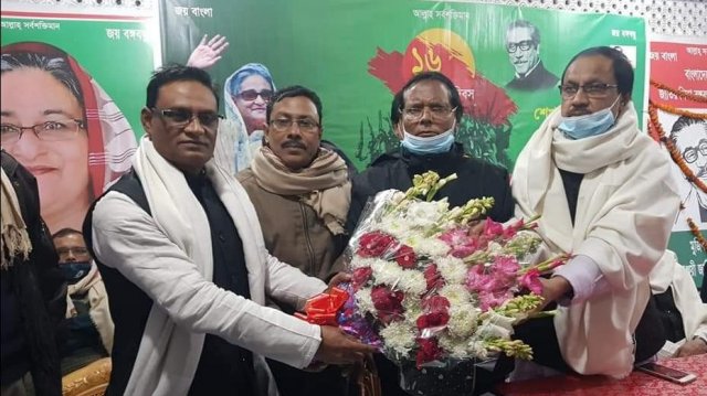 লালমনিরহাটে মেয়র পদে প্রতিদ্বন্দ্বিতা না করার ঘোষণা দিয়ে দলের প্রার্থীকে শুভেচ্ছা রিন্টুর