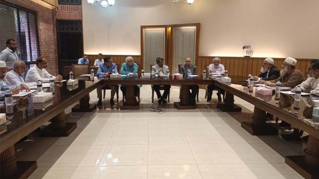 জাতীয় ঐকমত্য কমিশনের বৈঠকে শহীদ পরিবারের সদস্য