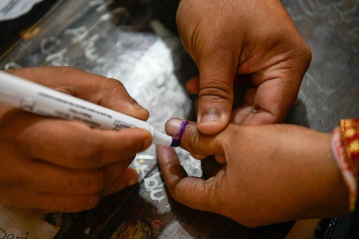 ঐকমত্য কমিশনের সুপারিশ অনুযায়ী সংবিধান সংস্কার প্রস্তাবের যে বিষয়গুলোতে সব রাজনৈতিক দল একমত হয়েছে তার ওপর গণভোট হচ্ছে না (ছবি: নাসিরুল ইসলাম)