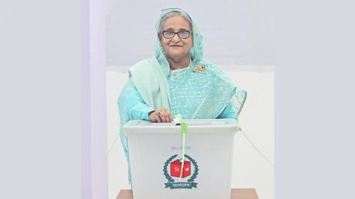 ভোট-দিচ্ছেন-শেখ-হাসিনা