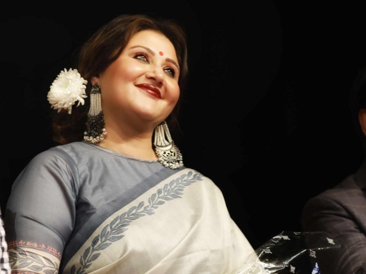 ‘আমি অপদার্থ মা’, বললেন স্বস্তিকা