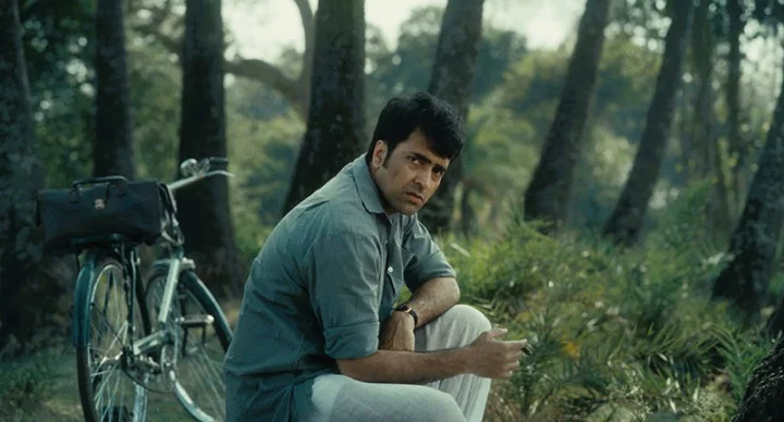 &lsquo;পুতুল নাচের ইতিকথা&rsquo; সিনেমায় আবীর চট্টোপাধ্যায় 