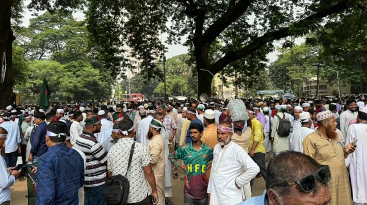 শহীদ মিনারে কর্মসূচিতে এমপিওভুক্ত শিক্ষকরা