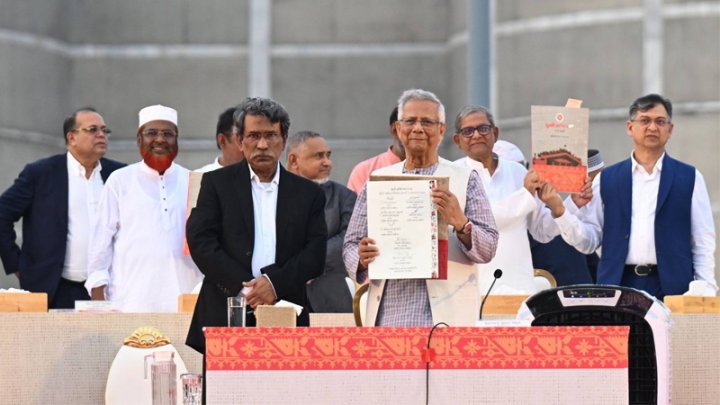 গত ১৭ অক্টোবর জুলাই জাতীয় সনদ ২০২৫–এ সই করা হয়/প্রেস উইং