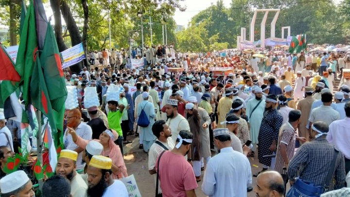 এমপিওভুক্ত শিক্ষকদের অবস্থান কর্মসূচি নবম দিনেও অব্যাহত রয়েছে। জাতীয় শহীদ মিনার এলাকা থেকে তোলা ছবি। (ফাইল ছবি/ নাসিরুল ইসলাম)