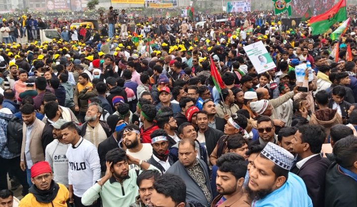 সংবর্ধনা মঞ্চে তারেক রহমান