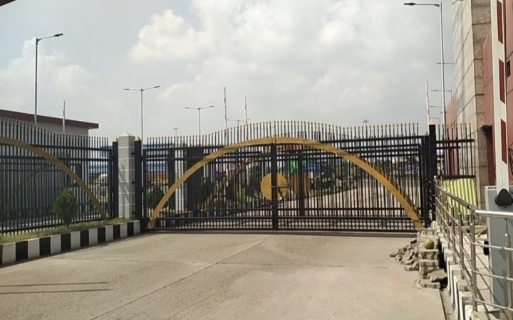বেনাপোল বন্দরের আমদানি-রফতানি গেট_
