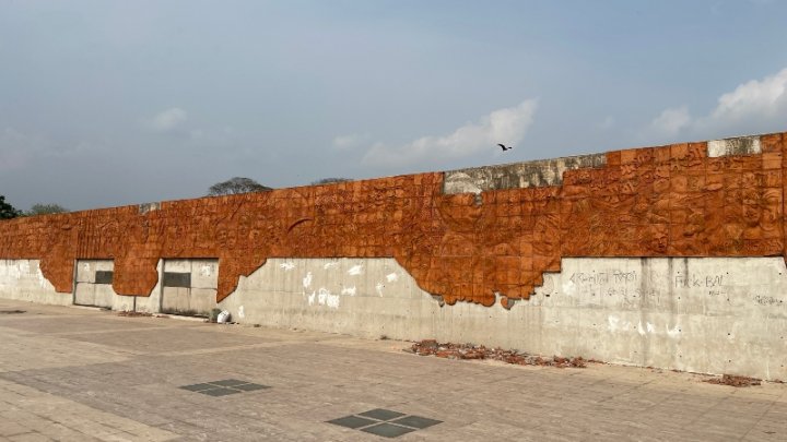 ভাঙচুরের দেড় বছর পরও বন্ধ স্বাধীনতা জাদুঘর