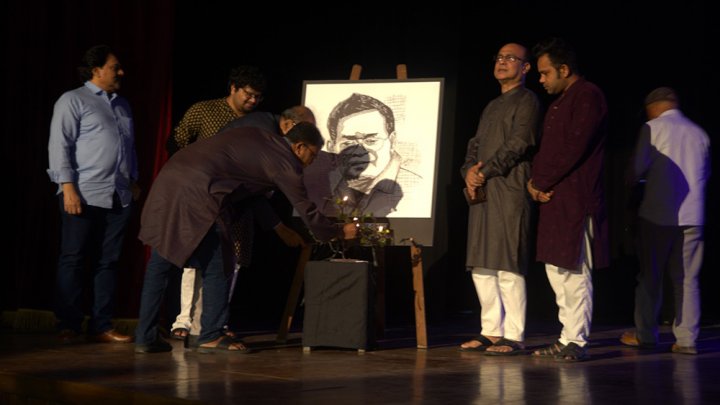 হুমায়ূনের স্মৃতিতে প্রদীপ প্রজ্জ্বলন