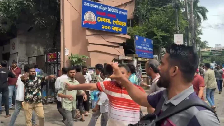 ছাত্রদলের সঙ্গে জগন্নাথ বিশ্ববিদ্যালয় কেন্দ্রীয় শিক্ষার্থী সংসদ (জকসু) ও ছাত্রশক্তির নেতা-কর্মীদের মধ্যে উত্তেজনা ও মারামারি