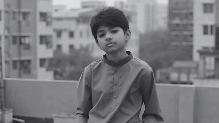 অপ্রতিম (2)