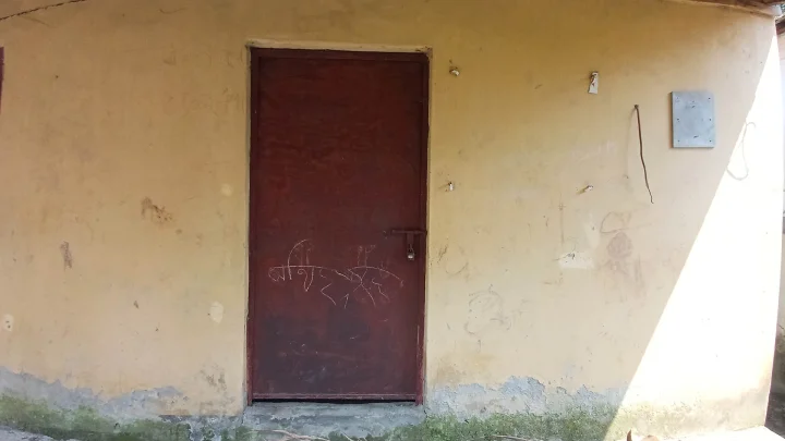 অনেক ঘর তালাবদ্ধ