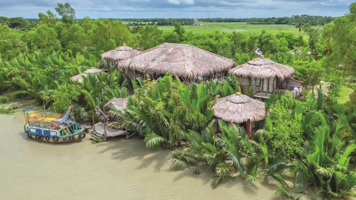 ২০১৫ সালে বেসরকারি দাতা সংস্থার সহায়তায় খুলনার দাকোপে নির্মিত হয় ১০টি রিসোর্ট