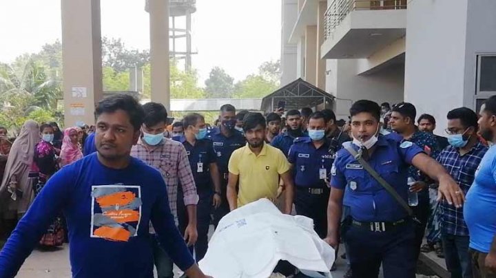 বিদ্যালয় প্রাঙ্গণে এসএসসি পরীক্ষার্থীকে কুপিয়ে হত্যা