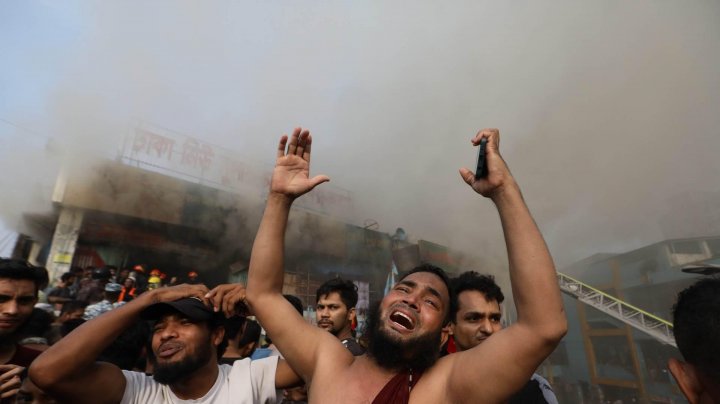 ফের আগুনের বিভীষিকা (ফটো স্টোরি)