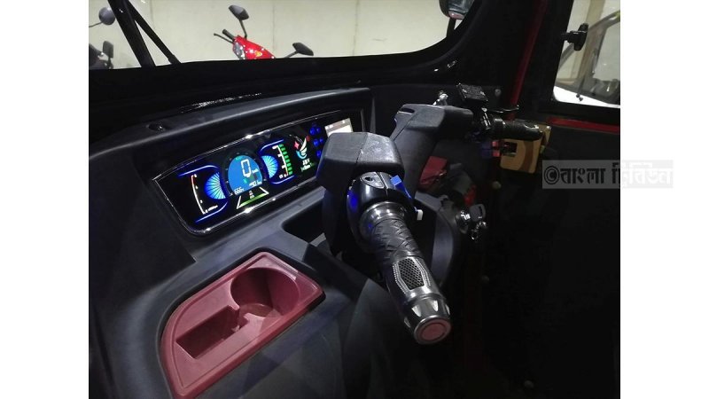 লিথিয়াম আয়ন ব্যাটারির সঙ্গে সোলার প্যানেলও থাকবে