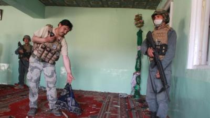 তারাবির নামাজের সময় বন্দুকধারী হামলা চালায়