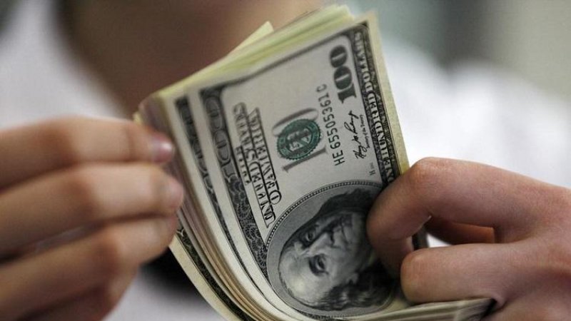 ডলার কিনছে বাংলাদেশ ব্যাংক: বাজার স্থিতিশীলতা, নাকি দামের ওপর নতুন চাপ?