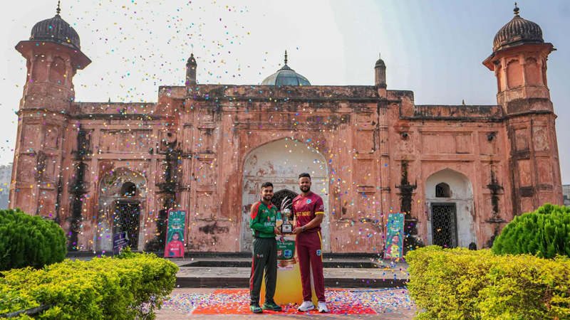 Yalangoch rus yulduzlari va aktrisalarining fotosuratlari