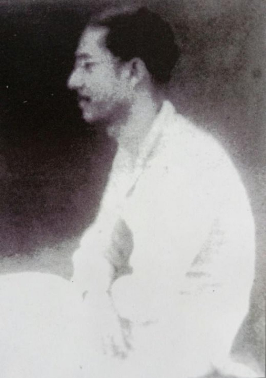 বায়ান্নতে কারাবন্দি বঙ্গবন্ধু।