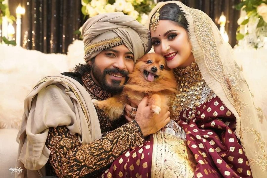বিয়ের আসরে রাজ-পরী ও প্রিয় পোষ্য