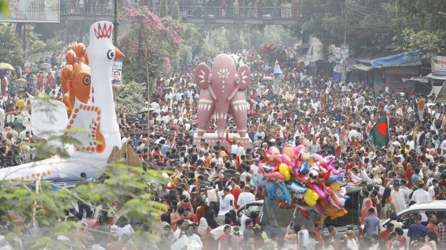 এবারের মঙ্গল শোভাযাত্রা (ছবি: সাজ্জাদ হোসেন)