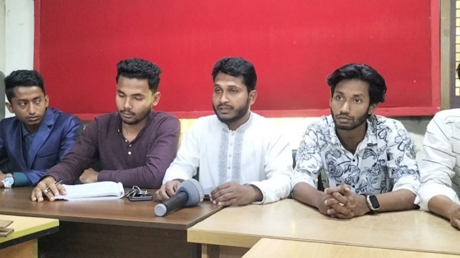 পদত্যাগকারীদের সাংবাদিক সম্মেলন