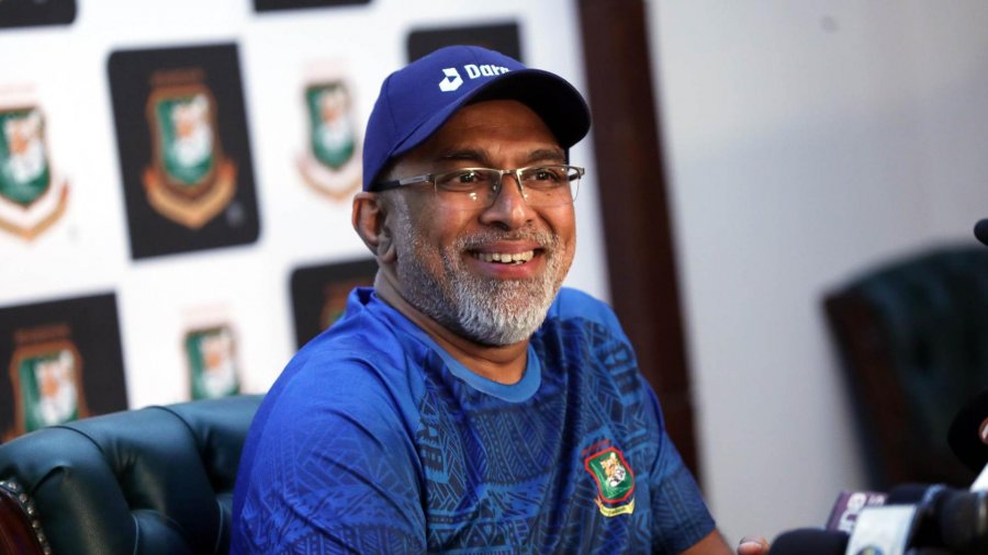 চন্ডিকা হাথুরুসিংহে, ফাইল ছবি।