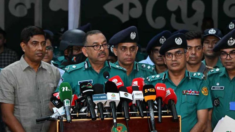 সংবাদ সম্মেলনে কথা বলছেন শেখ মো. সাজ্জাদ আলী