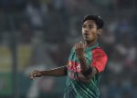 উইকেট পেয়ে উদযাপন মুস্তাফিজের