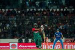 ঝড়ো ইনিংস খেলার পথে মাহমুদউল্লাহ