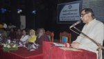 রাজশাহী বিশ্ববিদ্যালয়ের (রাবি) ফোকলোর বিভাগে বক্তব্য রাখছেন রাশেদ খান মেনন