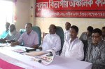তারেক মাসুদের স্ত্রীর করা মামলা প্রত্যাহারের দাবিতে খুলনায় পরিবহন ধর্মঘট